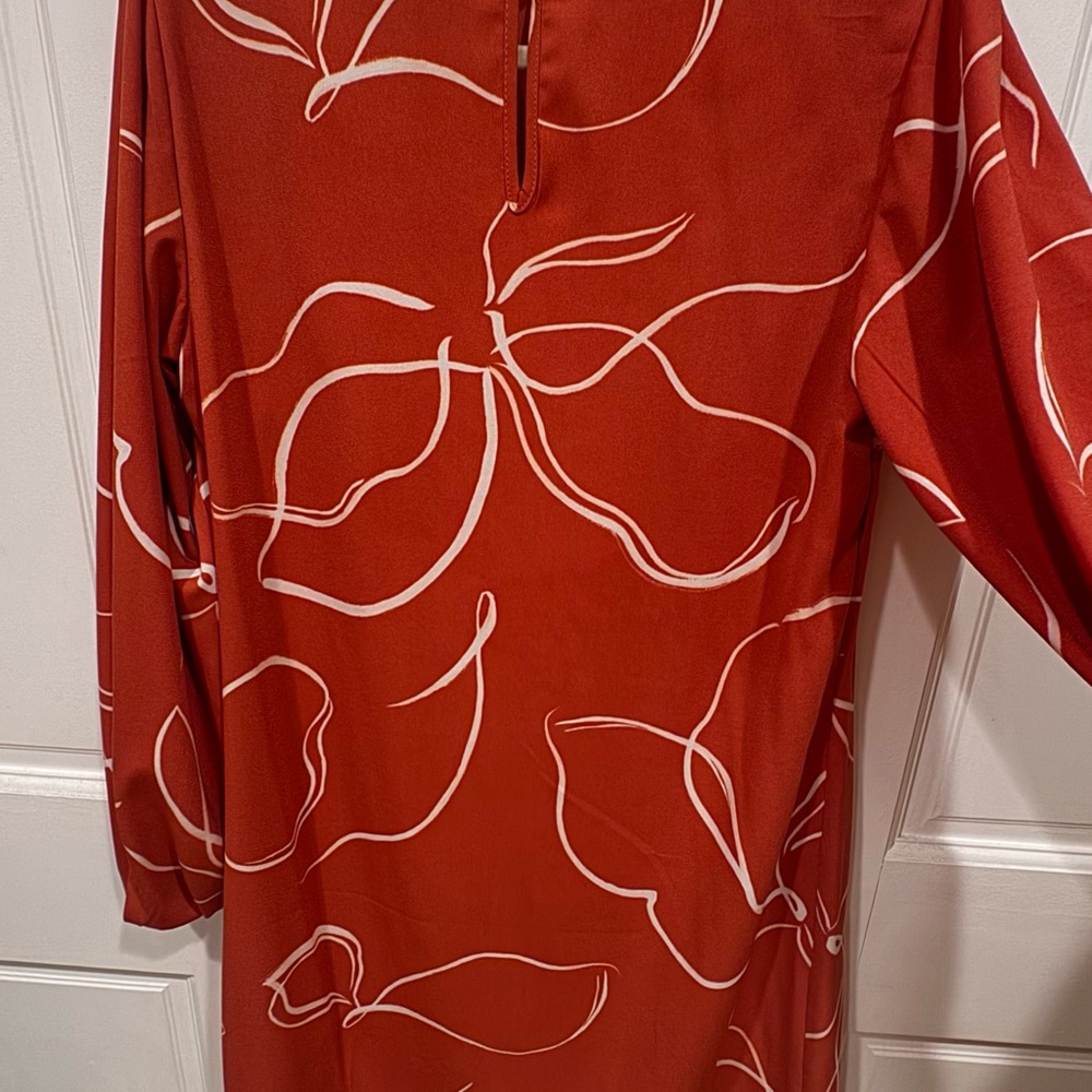 Flowy dress, white and salmon colored - Picture 2 of 5